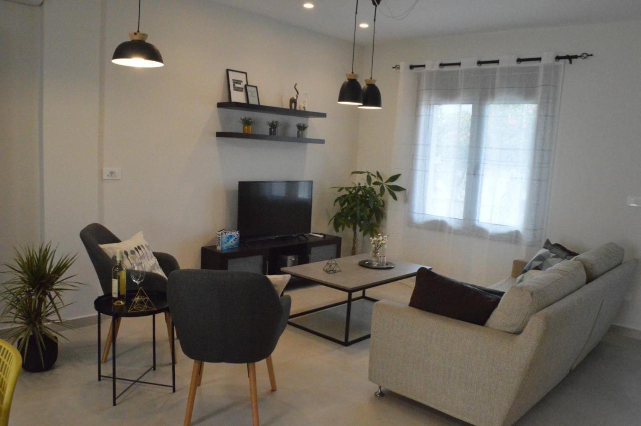 Leonidas House Apartmán